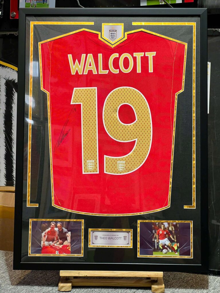 ĐÓNG KHUNG ÁO ĐẤU – KHUNG ÁO BÓNG ĐÁ