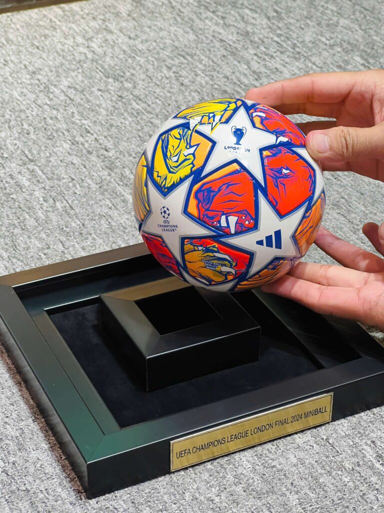 ĐÓNG KHUNG ÁO ĐẤU – KHUNG ÁO BÓNG ĐÁ