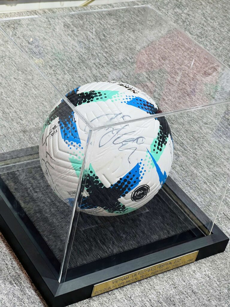 ĐÓNG KHUNG ÁO ĐẤU – KHUNG ÁO BÓNG ĐÁ