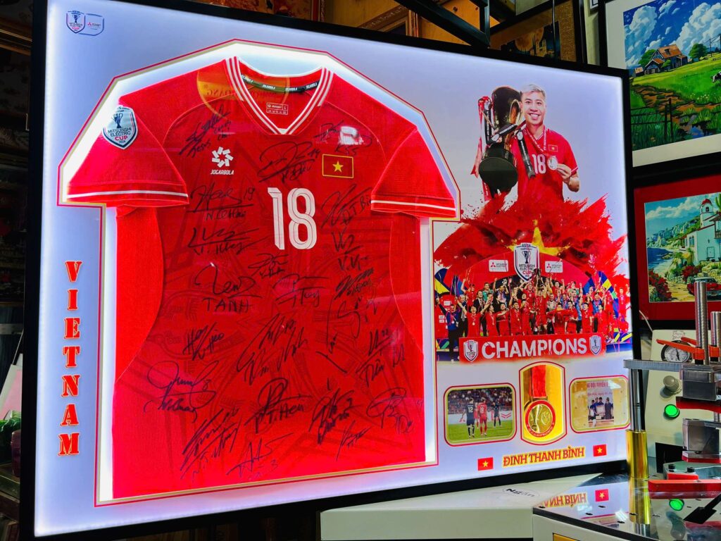 GIÁ CẢ & GÓI DỊCH VỤ ĐÓNG KHUNG ÁO ĐẤU