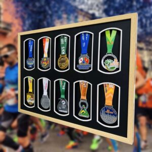 Cách Trưng Bày Chiến Tích Đẹp Mắt Với Khung Huy Chương Thể Thao Tự Lắp Đặt