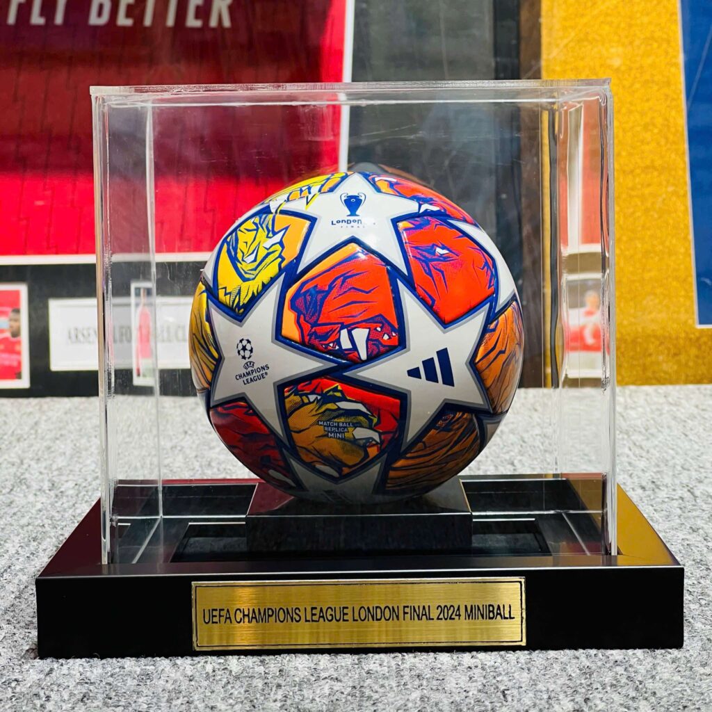 KHÁM PHÁ CÁC DỊCH VỤ ĐÓNG KHUNG TÙY CHỈNH ĐỘC ĐÁO TẠI SPORTS FRAMING 7 KHÁM PHÁ CÁC DỊCH VỤ ĐÓNG KHUNG TÙY CHỈNH ĐỘC ĐÁO TẠI SPORTS FRAMING