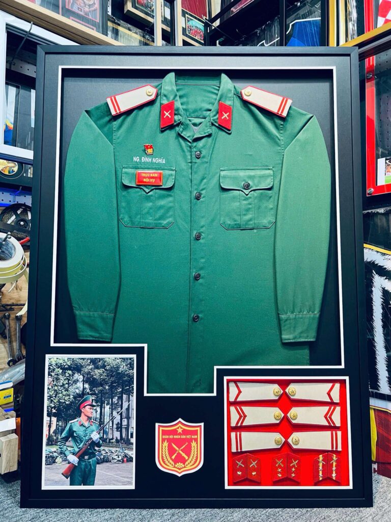 KHÁM PHÁ CÁC DỊCH VỤ ĐÓNG KHUNG TÙY CHỈNH ĐỘC ĐÁO TẠI SPORTS FRAMING 2 KHÁM PHÁ CÁC DỊCH VỤ ĐÓNG KHUNG TÙY CHỈNH ĐỘC ĐÁO TẠI SPORTS FRAMING